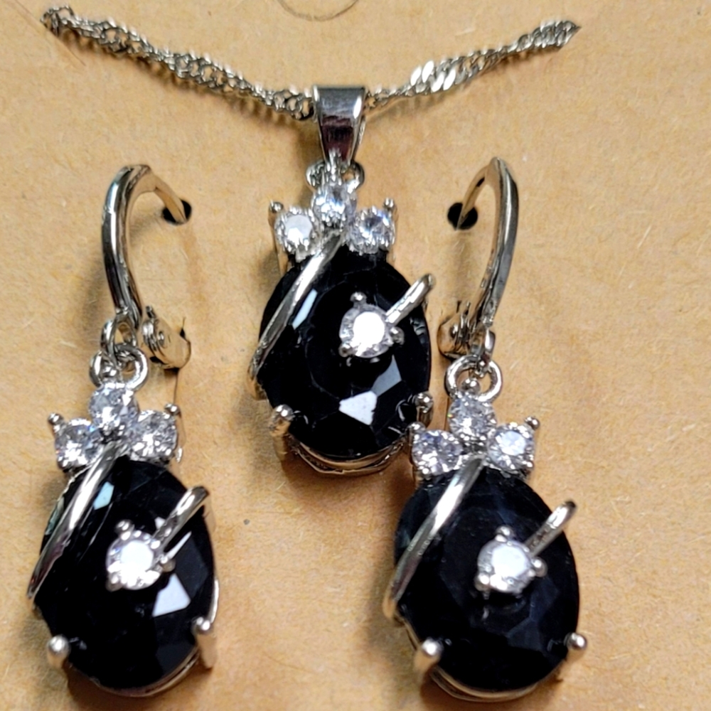 925S  Silver Black Crystal Stone Pendant Necklace/Hoop Earrings Set